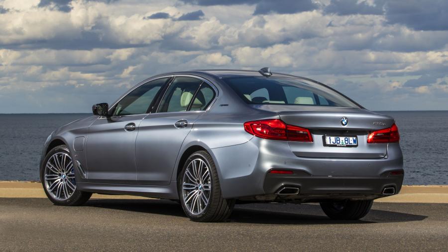  BMW 530e M Sport 2017 года  (AU) (фото 16 из 26)